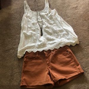 Sz2, universal thread, rust color shorts 3” ins